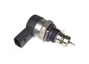 Common rail pipe - electromagnetic pressure regulating valve